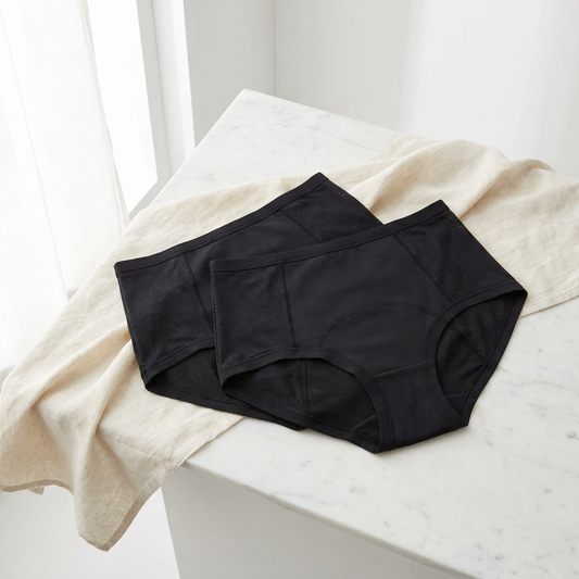 Serenna — Culotte absorbente, flat lay elegante